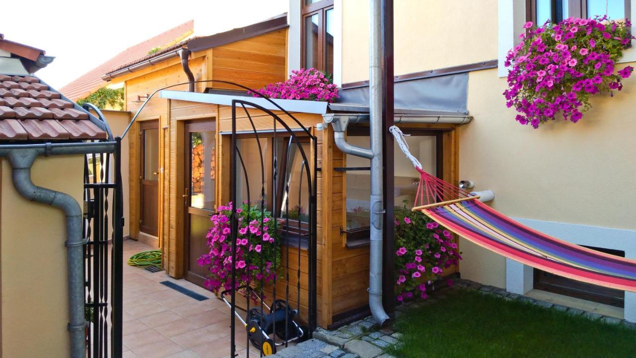 Romance * Jindrichuv Hradec
