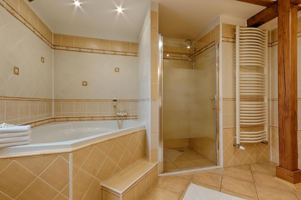 Romance Homestay *